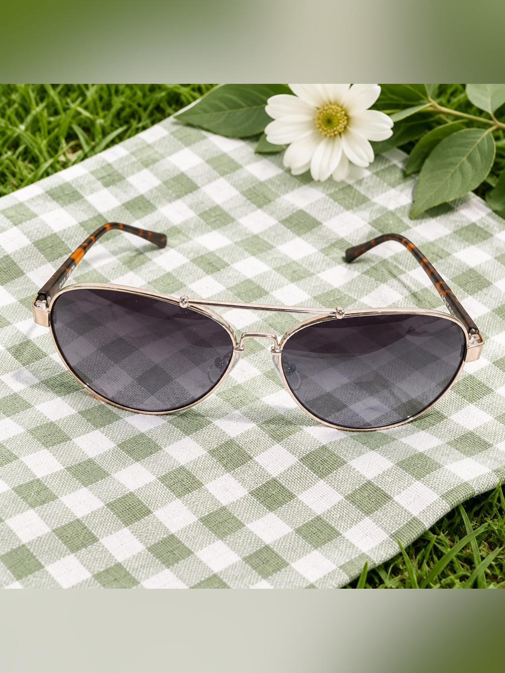 Vince Camuto aviator Sunglasses with Gray Gradient Lenses